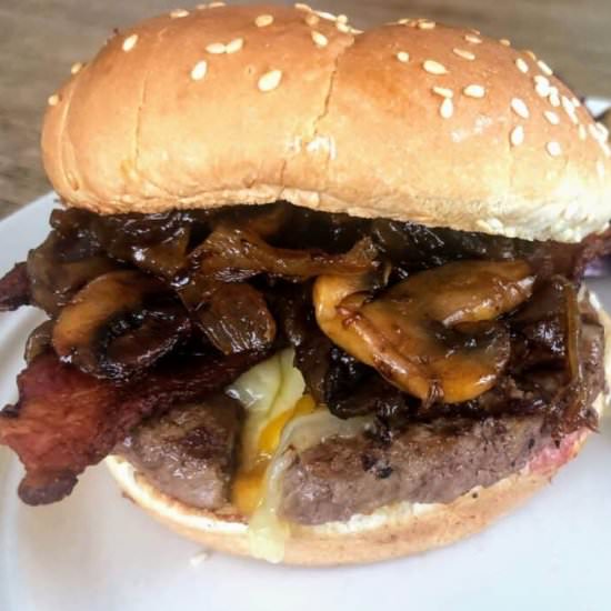 Bacon Mushroom Cheeseburger - Recipe photo by abundanceofflavor
