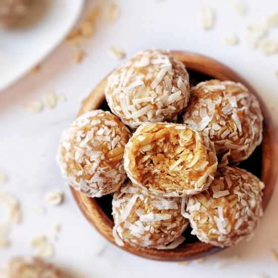 Coconut Cashew Bliss Balls - Recipe photo by Donut Worry Be Healthy
