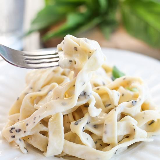 Vegan Alfredo Sauce - Recipe photo by thehonoursystem