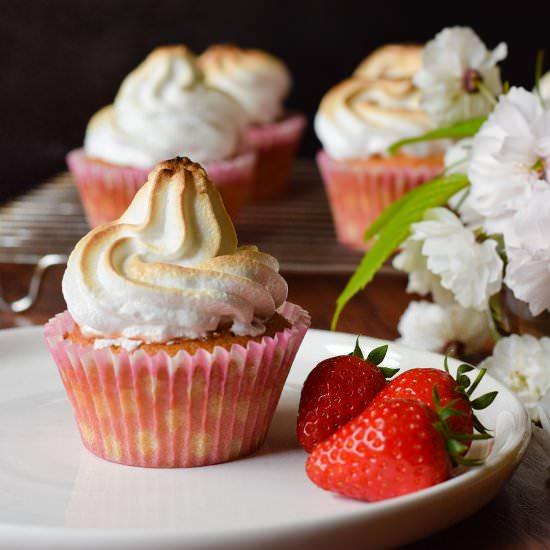 rhubarb and strawberry cupcakes - Recipe photo by Recipe Crumbs