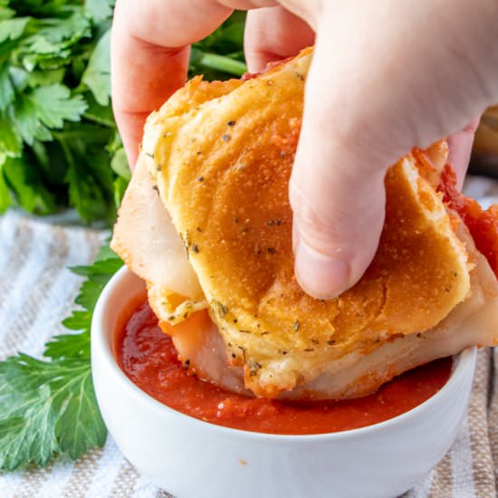 Chicken Parmesan Sliders - Recipe photo by familyfreshmeals