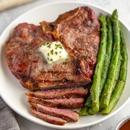 How To Grill Perfect Steak - Recipe photo by thegrillingguide