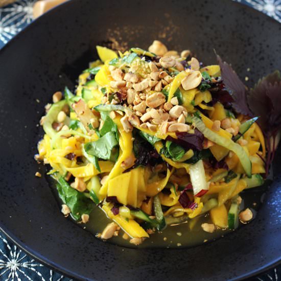 Sweet and spicy mango salad - Recipe photo by Food Gal