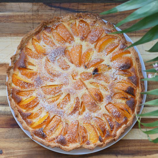 Apricot tart with almond cream - Recipe photo by La cuisine de Geraldine