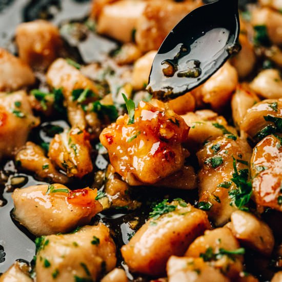 Honey Garlic Chicken - Recipe photo by MunchkinTime