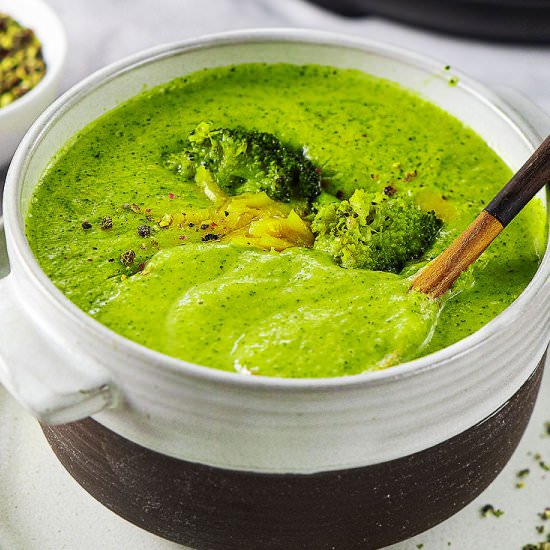 BROCCOLI CHEDDAR SOUP - Recipe photo by Chefjar