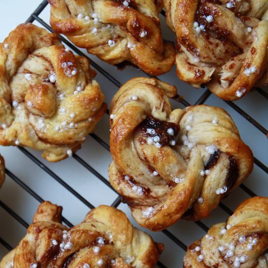 Cardamom Fig Cinnamon Buns - Recipe photo by skaiwar