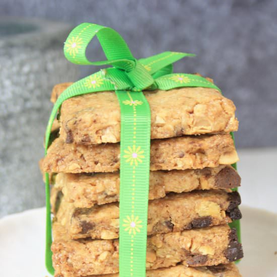 Chocolate Shortbread with Hazelnuts - Recipe photo by chezlerevefrancais