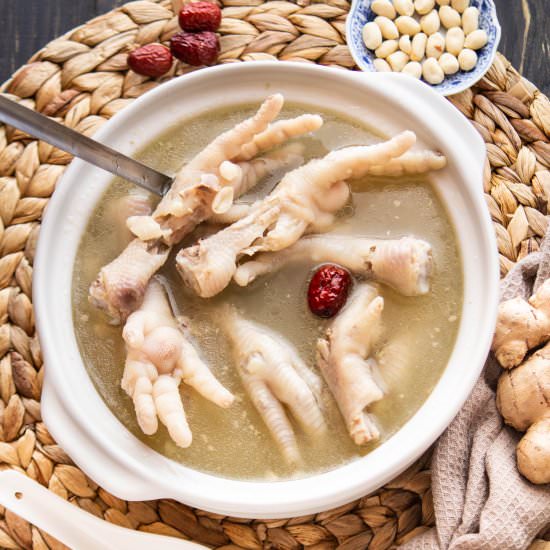 Chicken Feet Soup (雞腳汤) - Recipe photo by WokandKin
