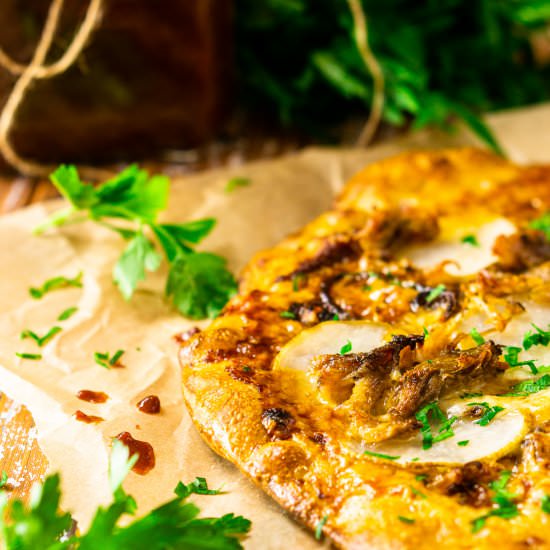 Pulled Pork BBQ Pizza - Recipe photo by Burrata and Bubbles