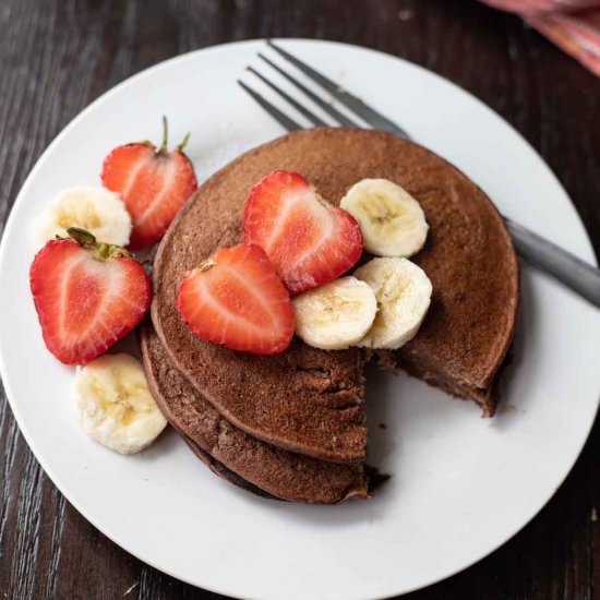 Banana Chocolate Protein Pancakes - Recipe photo by Fatrainbow