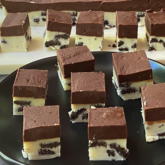 Gluten Free Cookies and Cream Fudge - Recipe photo by savorysaver