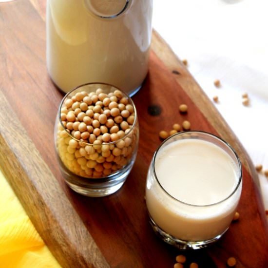 How to make Soy milk - Recipe photo by livingsmartandhealthy
