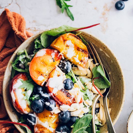 grilled peach salad - Recipe photo by hellonatural
