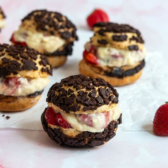 Neopolitan cream puffs - Recipe photo by cherryonmysundae