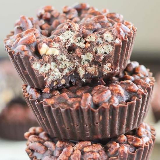 Crispy Chocolate Peanut Butter Cups - Recipe photo by thehonoursystem