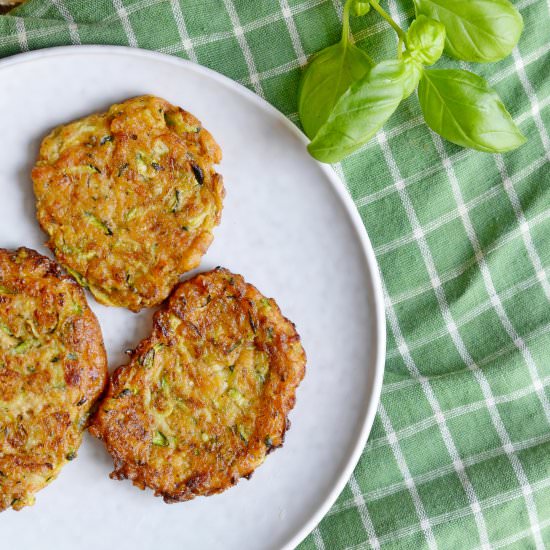 Zucchini pancakes - Recipe photo by Taste me