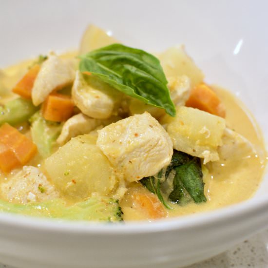 Thai Red Chicken Curry - Recipe photo by elementary kitchen