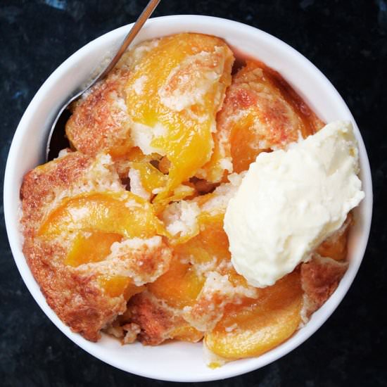 Peach cobbler - Recipe photo by hornoMX