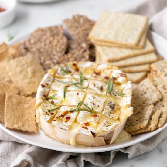 honey baked camembert - Recipe photo by withspice
