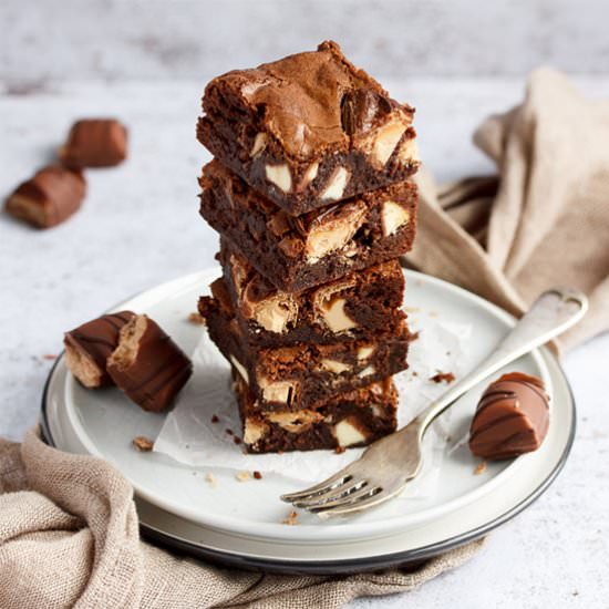 Kinder Bueno Brownies - Recipe photo by KitchenMason