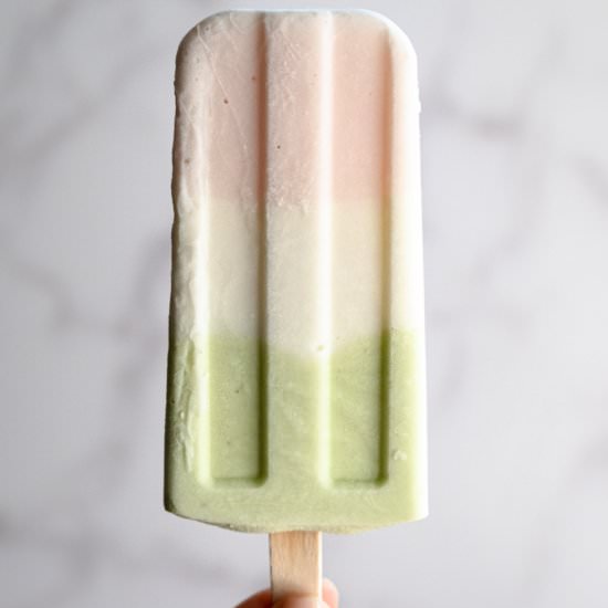Strawberry Matcha Yogurt Popsicles - Recipe photo by sliced ginger