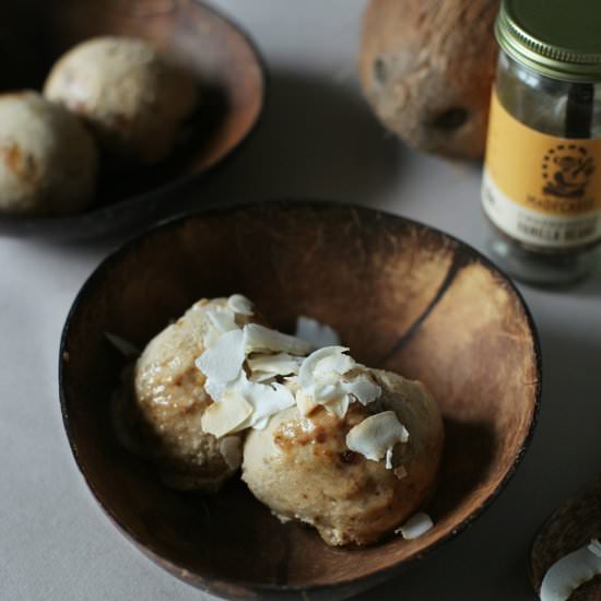 Banana-Caramel Ice Cream - Recipe photo by Culinary postcards