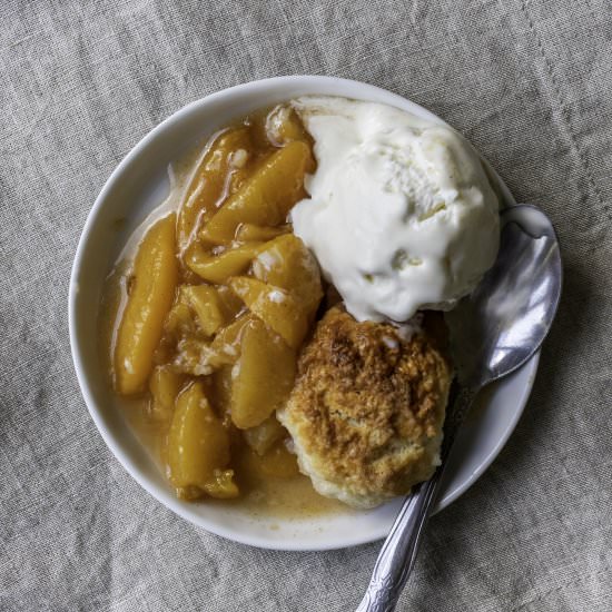 Easy Peach Cobbler Recipe - Recipe photo by bakingistherapy