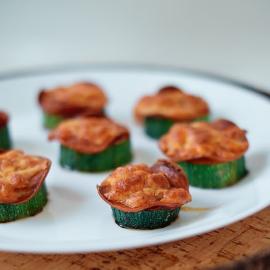 Zucchini Pizza Bites - Recipe photo by Everything Pretty