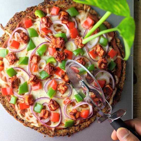 Cauliflower Crust paneer tikka pizza - Recipe photo by Lime Thyme