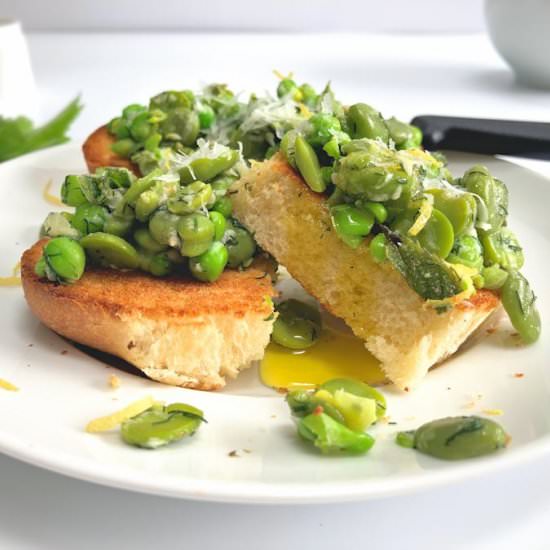 broad bean bruschetta - Recipe photo by Cuisine Fiend
