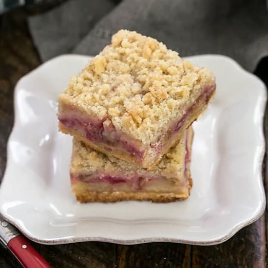 Streusel Topped Rhubarb Bars - Recipe photo by thatskinnychickcanbake