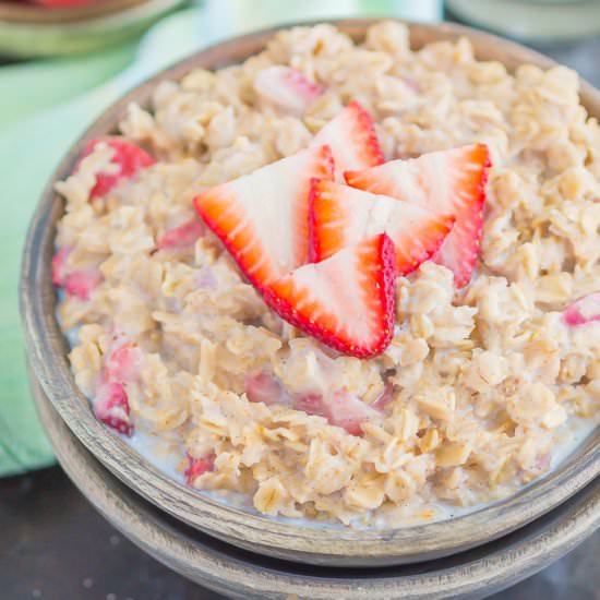 Strawberries and Cream Oatmeal - Recipe photo by pumpkinnspice