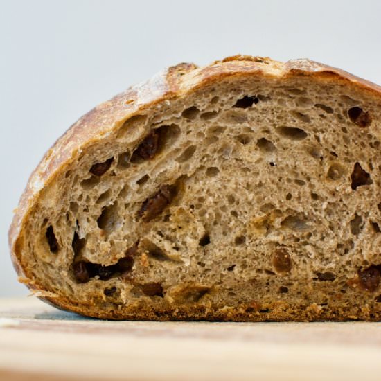 Cinnamon Raisin Dutch Oven Bread - Recipe photo by elementary kitchen