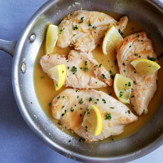 chicken with white wine sauce - Recipe photo by Eats Delightful