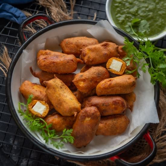 Paneer Pakora - Recipe photo by Whiskaffair