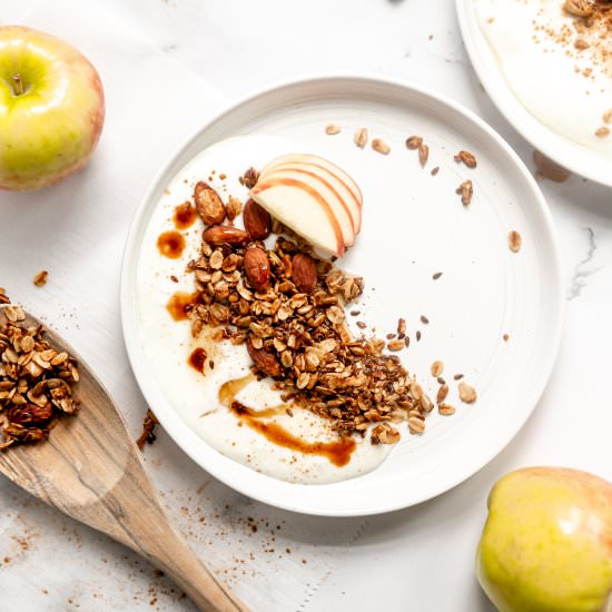 Apple Pie Granola - Recipe photo by @whitekitchen_redwine