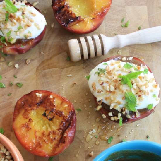 Grilled Peaches - Recipe photo by chezlerevefrancais