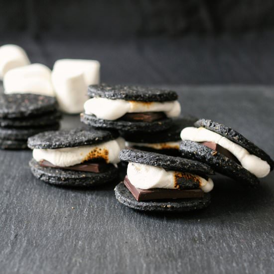 Black and white s'mores - Recipe photo by vanillafrost4