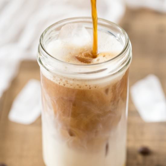 Cardamom cold brew iced latte - Recipe photo by electricbluefood