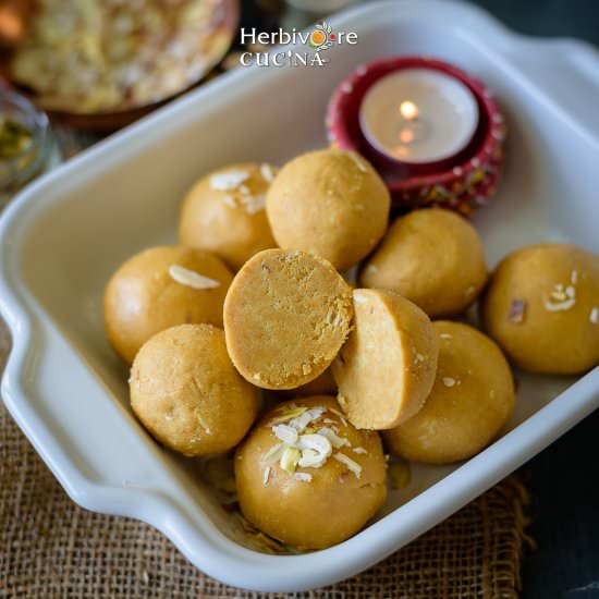Besan Ladoo - Recipe photo by Herbivore Cucina