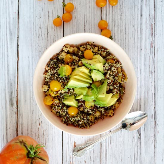 Herby Quinoa Salad with Avocado - Recipe photo by caramelandcashews