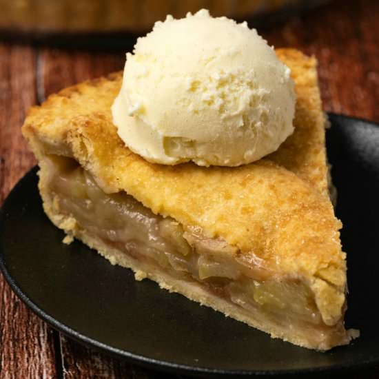 Vegan Apple Pie - Recipe photo by lovingitvegan