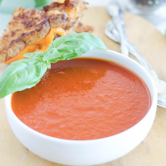 Roasted Tomato Basil Soup - Recipe photo by thehonoursystem