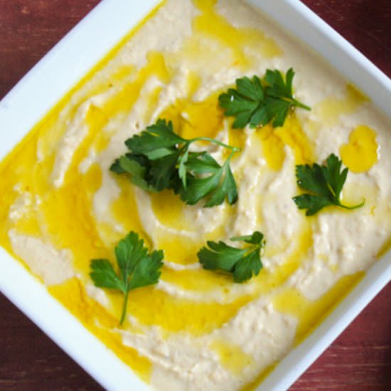 Simple Homemade Hummus - Recipe photo by The Pesky Vegan