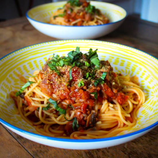 Vegan Spaghetti Bolognese - Recipe photo by The Pesky Vegan