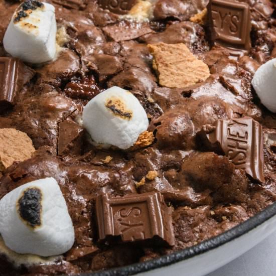 S'mores Skillet Brownie - Recipe photo by lemons and zest