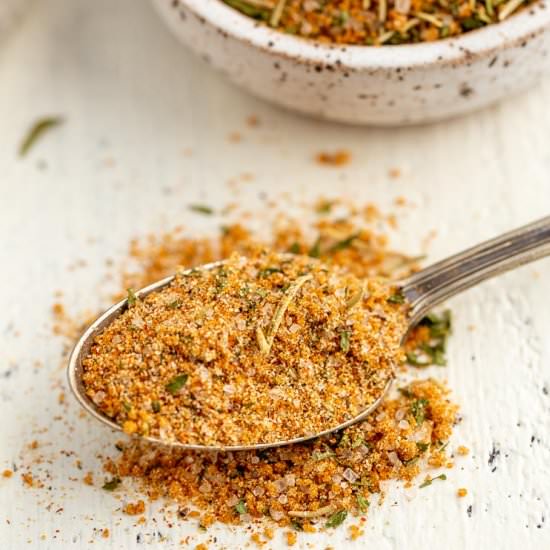 Chicken Rub - Recipe photo by thegrillingguide