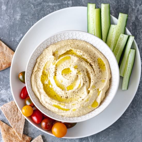 The Best Classic Homemade Hummus - Recipe photo by Alifedelicious