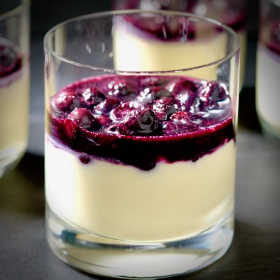 Sake panna cotta with a blueberries - Recipe photo by delectabilia